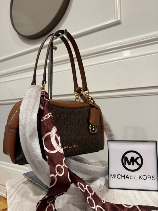 Michael Kors Handbags - Michael Kors Bag Jet Set Signature Brown Leather Satchel Crossbody